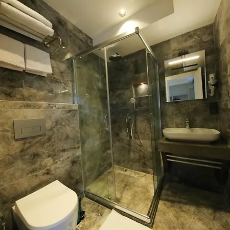 Hotel Axu Airport 4*