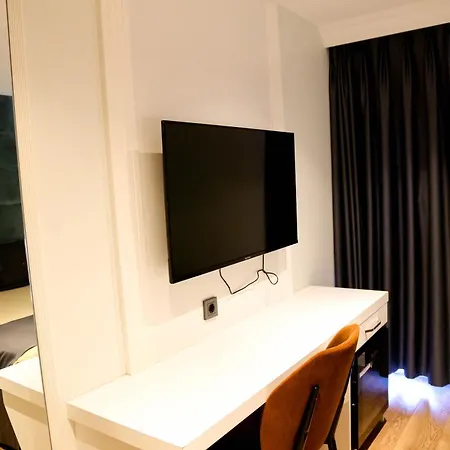 Axu Airport 4*