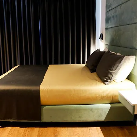 Axu Airport 4*