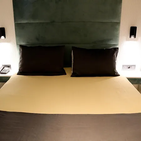 Axu Airport 4*